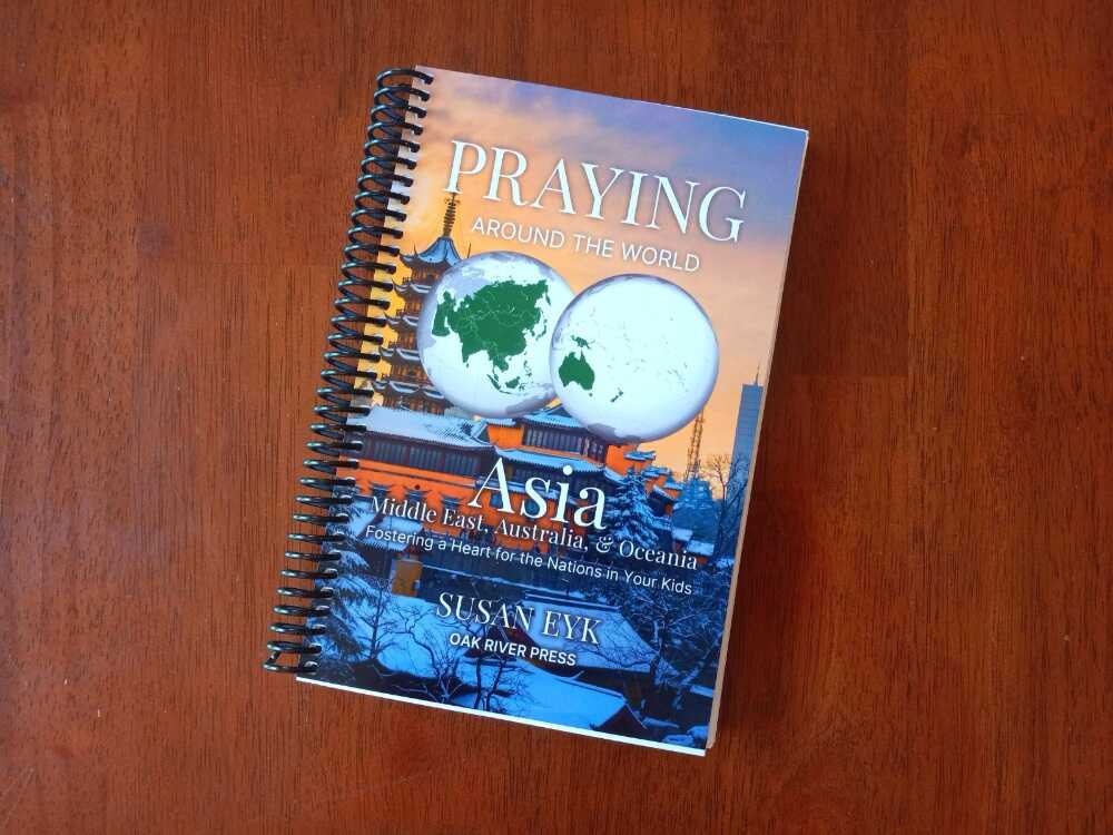 Praying Around the World: Asia, Middle East, Australia & Oceania